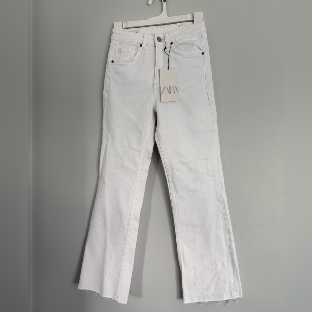 Zara Women's Cropped White Jeans - Picture 1 of 8